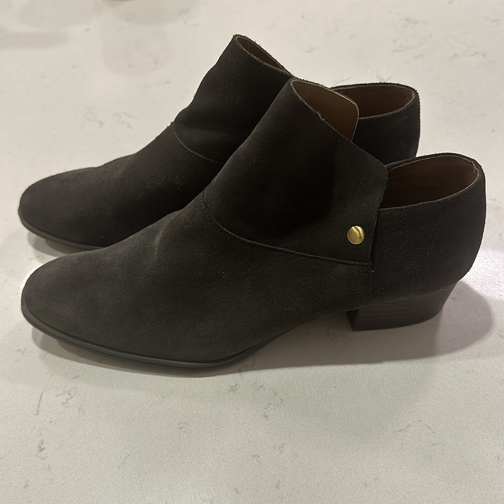 AEROSOLES DIANE ANKLE BOOTIES